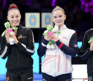 podium aa wag ph simone ferraro sfa01651